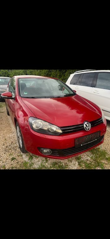 Rot Gebraucht 2010 VW Golf VI Comfortline Limousine | 2.200 € (Superpreis) - Bild 1/4