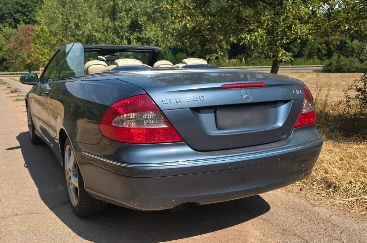 Gebraucht Mercedes CLK320 Avantgarde 224 PS (164 kW) 2007 Blau Cabrio