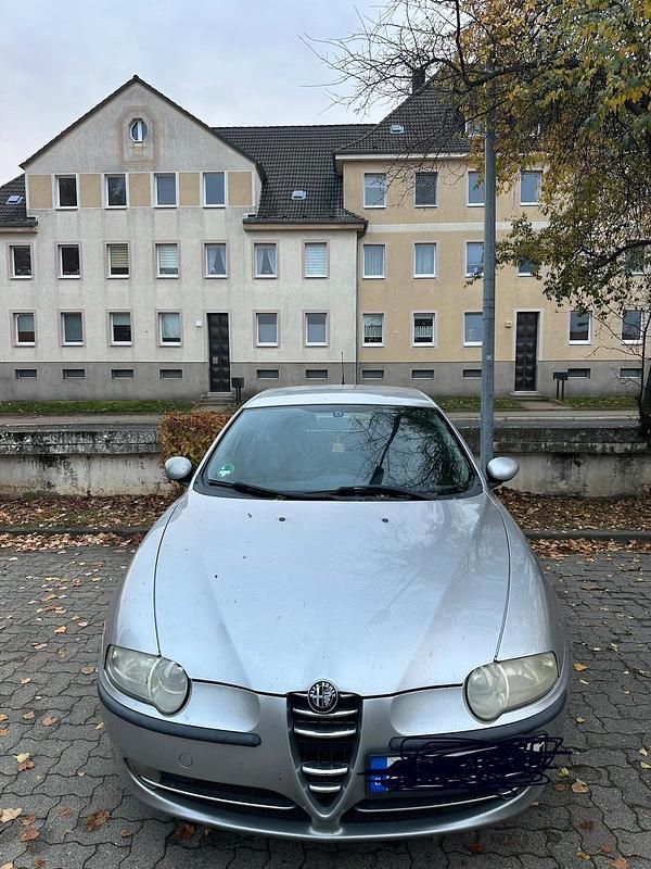 Silber Gebraucht 2004 Alfa Romeo 147 Kleinwagen | 1.500 € - Bild 1/4