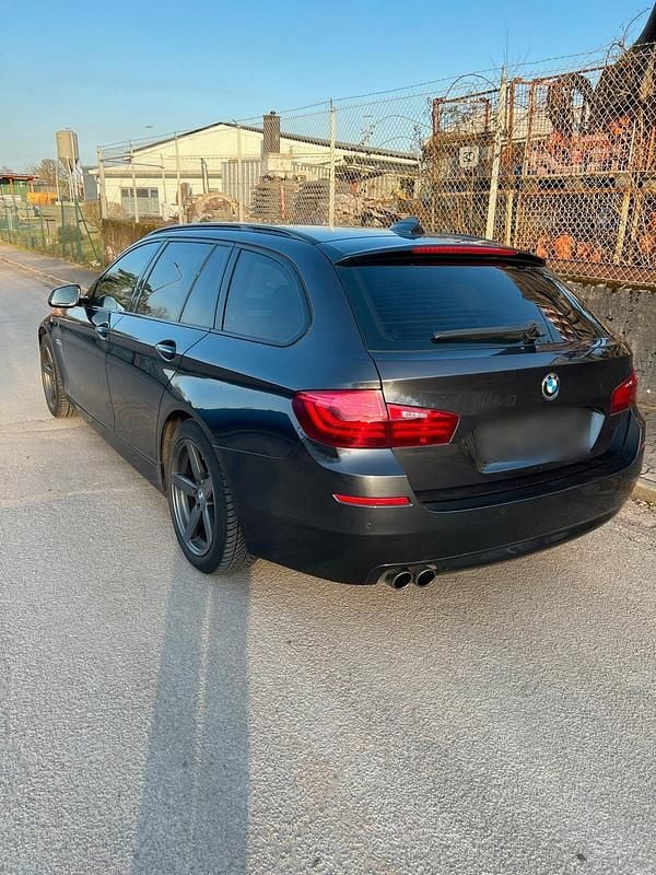 Gebraucht BMW 530 260 PS (191 kW) 2015 Grau Kombi