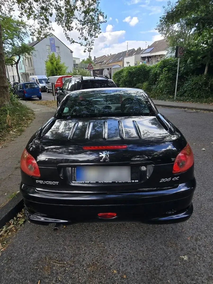 Gebraucht Peugeot 206 CC 109 PS (80 kW) 2004 Schwarz Cabrio