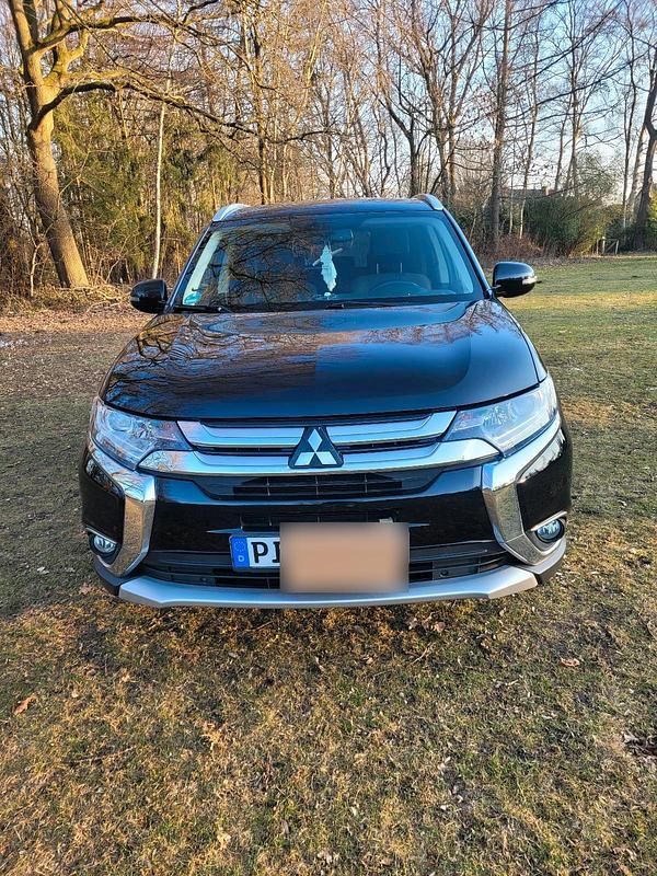 Gebraucht Mitsubishi Outlander 150 PS (110 kW) 2019 Schwarz SUV
