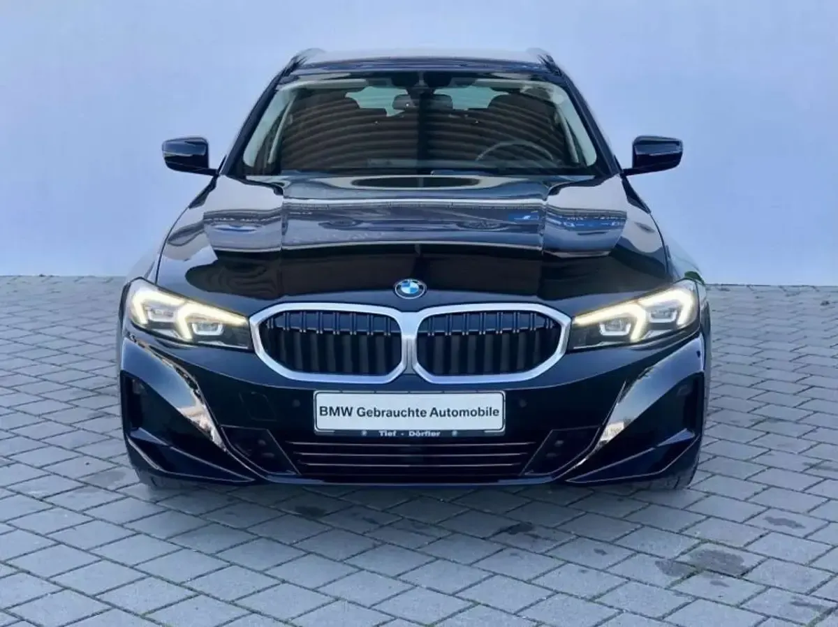 Usata BMW 318 150 CV (110 kW) 2023 Nero Station wagon