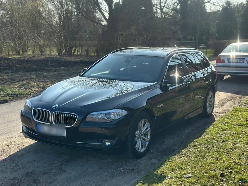Schwarz Gebraucht 2012 BMW 520 Kombi | 8.000 € (Superpreis) - Bild 1/4