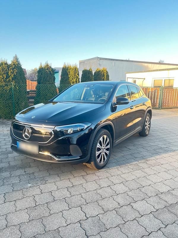 Gebraucht Mercedes EQA250+ 139 kW (190 PS) 2023 Schwarz SUV