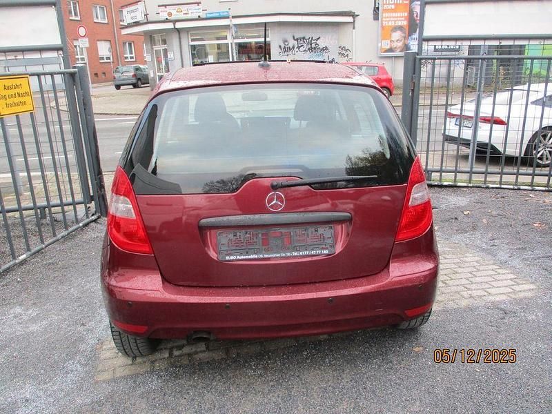 Gebraucht Mercedes A170 116 PS (85 kW) 2008 Rot Limousine