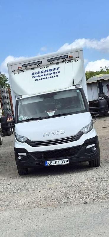 Gebraucht Iveco Daily 179 PS (131 kW) 2016 Weiß Limousine