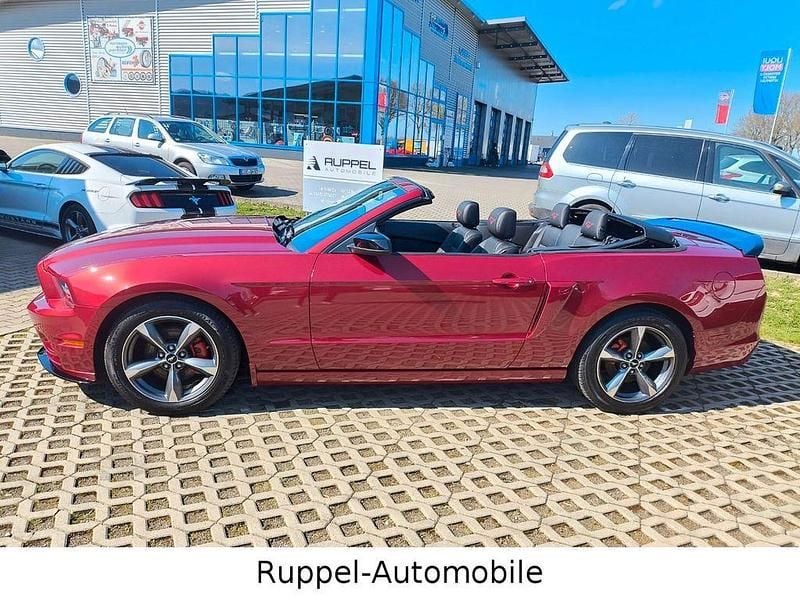 Gebraucht Ford Mustang Premium 305 PS (224 kW) 2013 Rot Cabrio