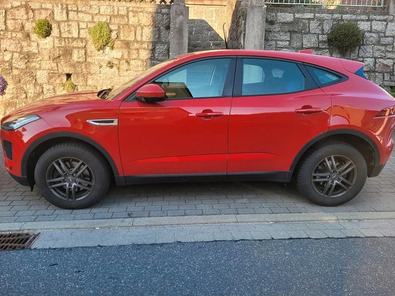 Gebraucht Jaguar E-Pace 150 PS (110 kW) 2019 Rot SUV