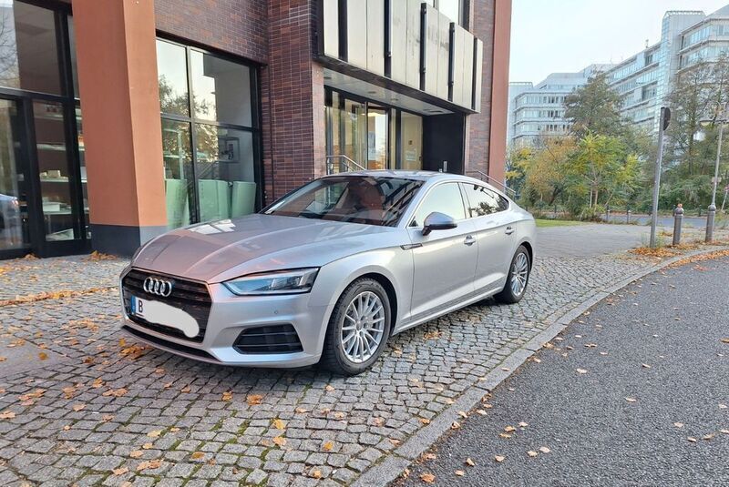 Silber Gebraucht 2019 Audi A5 Sportback Ambiente Limousine | 21.400 € (Superpreis) - Bild 1/4