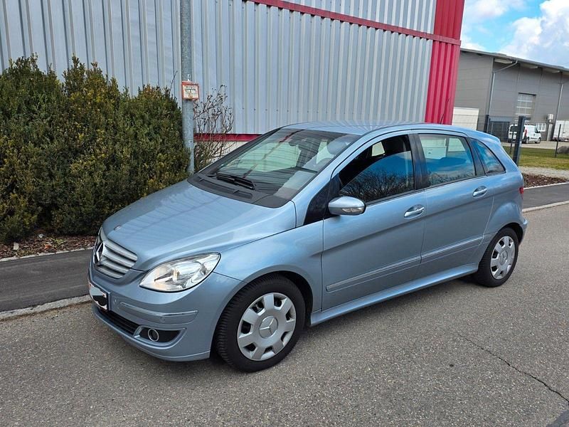 Gebraucht Mercedes B180 109 PS (80 kW) 2007 Blau Van / Kleinbus