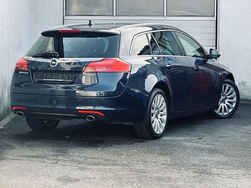 Gebraucht Opel Insignia 194 PS (142 kW) 2013 Blau Kombi