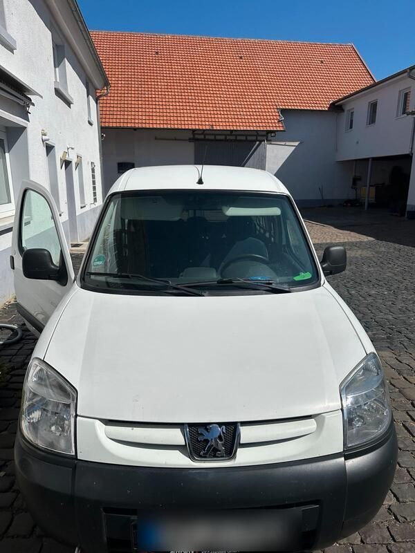 Weiß Gebraucht 2010 Peugeot Partner Van / Kleinbus | 3.800 € (Fairer Preis) - Bild 1/4