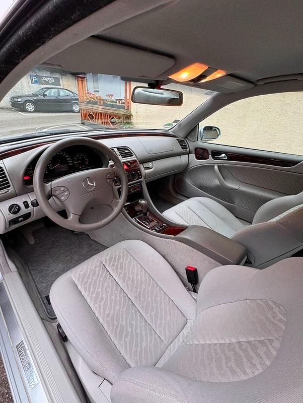 Silber Gebraucht 1999 Mercedes CLK200 Coupé | 7.000 € - Bild 1/4