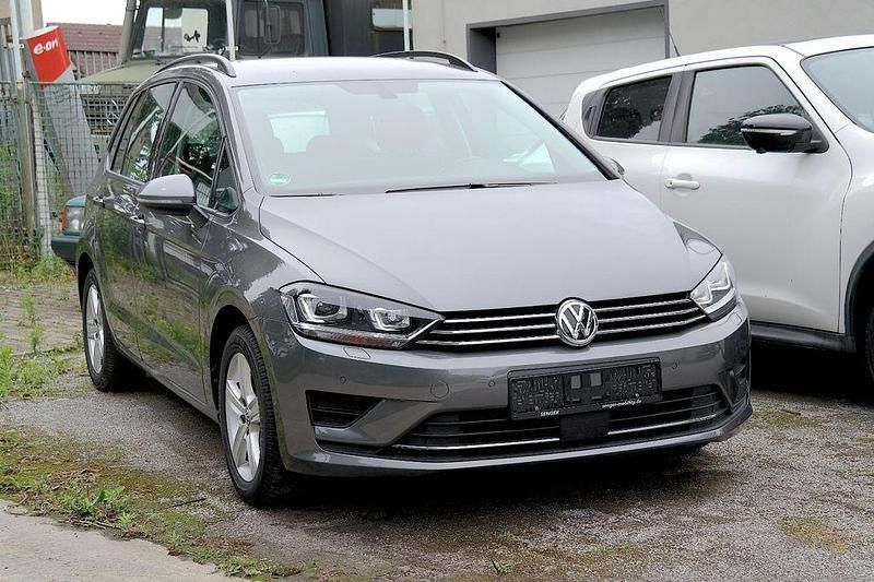 Grau Gebraucht 2018 VW Golf Sportsvan Comfortline Van / Kleinbus | 17.900 € (Fairer Preis) - Bild 1/4