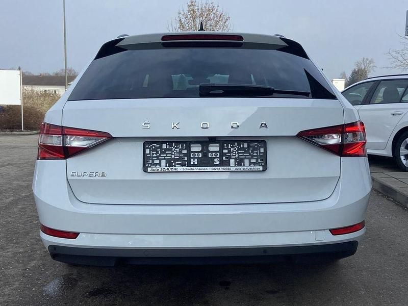 Gebraucht Skoda Superb 150 PS (110 kW) 2022 Weiß Limousine