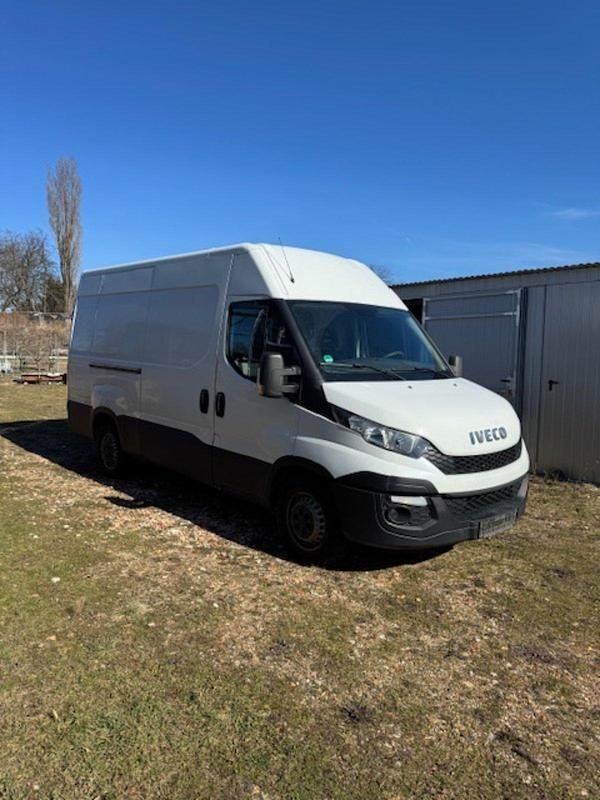 Gebraucht Iveco Daily 145 PS (106 kW) 2016 Weiß Van