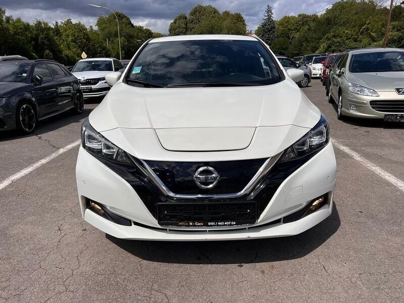 Gebraucht Nissan Leaf Tekna 110 kW (150 PS) 2018 Weiß Kleinwagen