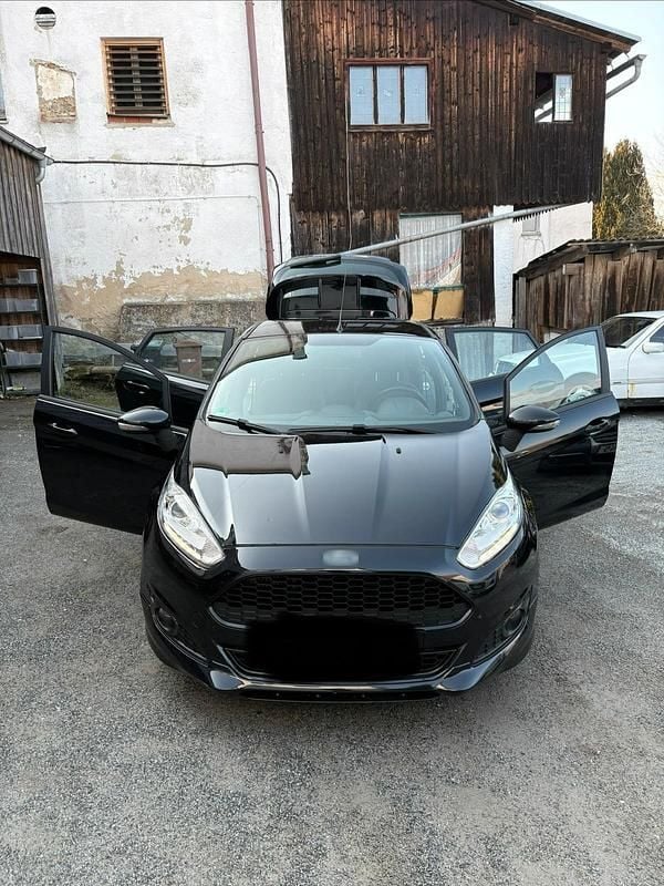 Gebraucht Ford Fiesta ST-Line 101 PS (74 kW) 2016 Schwarz Kleinwagen