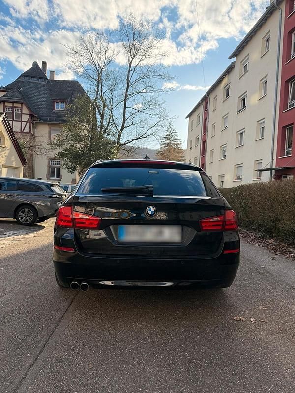Gebraucht BMW 520 184 PS (135 kW) 2013 Schwarz Kombi
