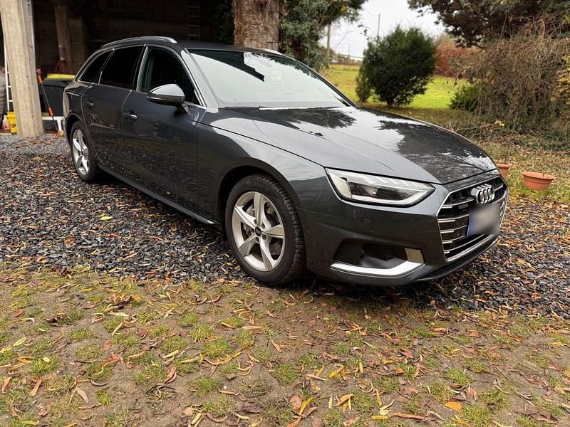 Gebraucht Audi A4 S-Line 204 PS (150 kW) 2022 Grau Kombi