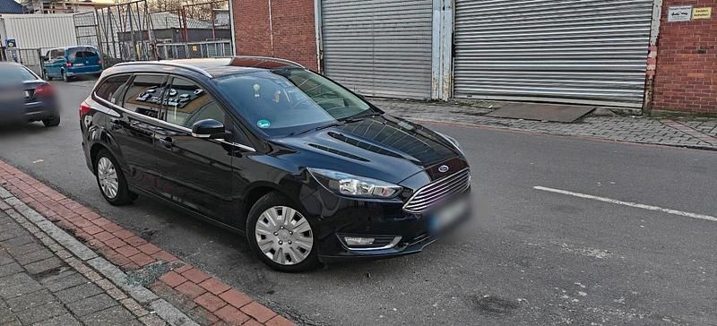 Gebraucht Ford Focus Titanium 120 PS (88 kW) 2016 Schwarz Kombi