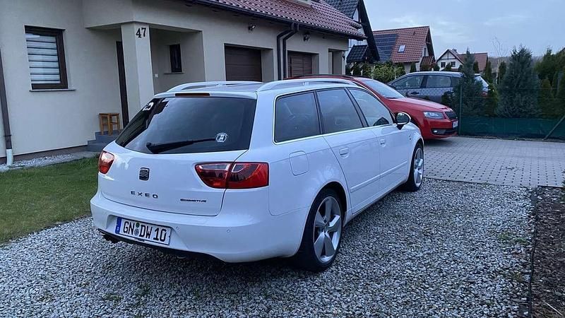 Weiß Gebraucht 2013 Seat Exeo Ecomotive Kombi | 5.000 € (Fairer Preis) - Bild 1/2