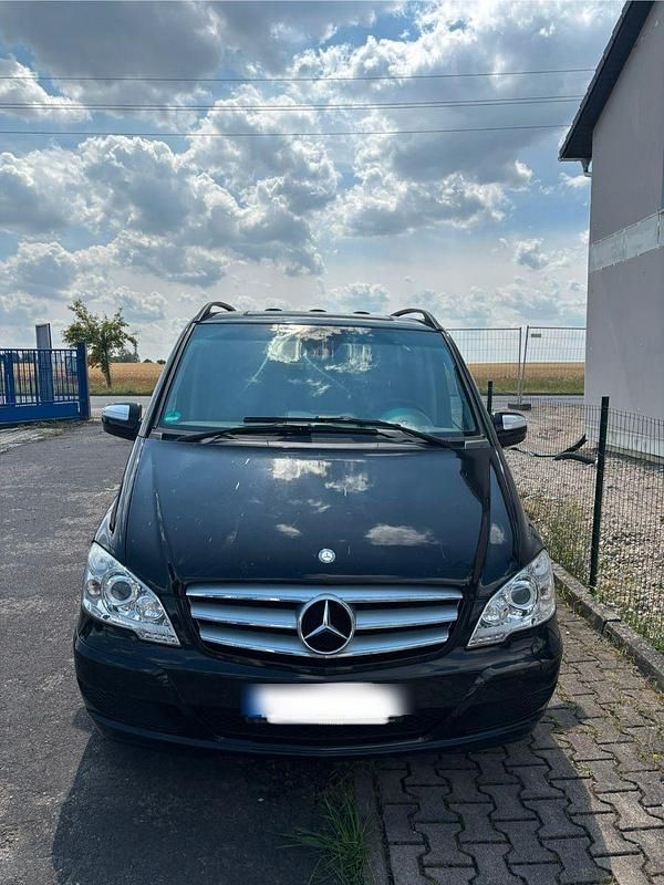 Schwarz Gebraucht 2011 Mercedes Viano Edition Van / Kleinbus | 14.999 € (Guter Preis) - Bild 1/4