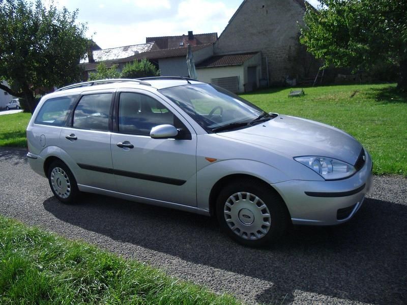 Gebraucht Ford Focus 115 PS (84 kW) 2004 Silber Kombi