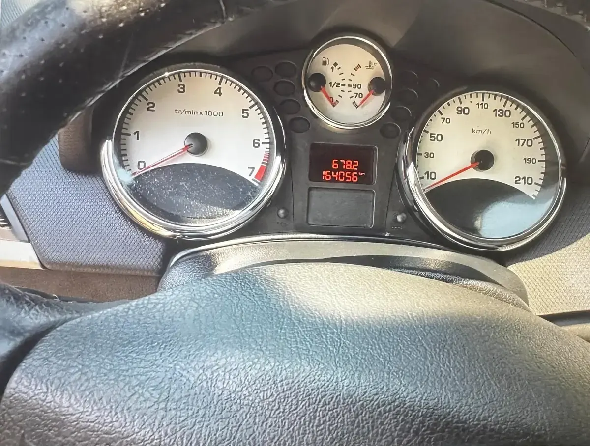 Gebraucht Peugeot 207 74 PS (54 kW) 2011 Kleinwagen