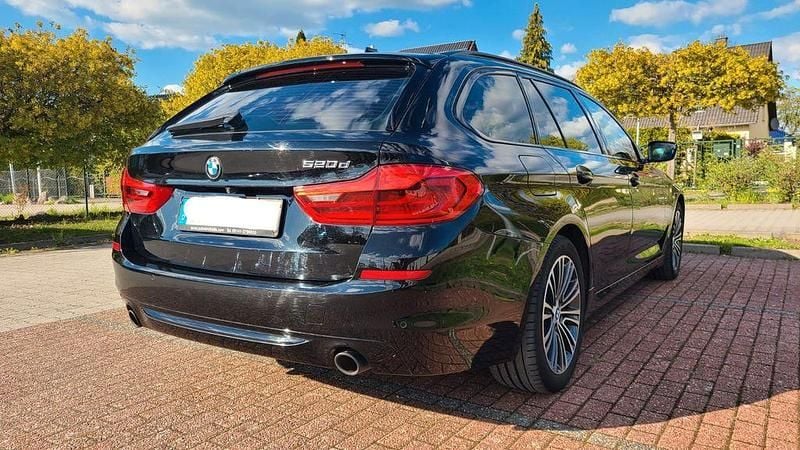 Gebraucht BMW 520 Shadowline 190 PS (139 kW) 2019 Schwarz Kombi