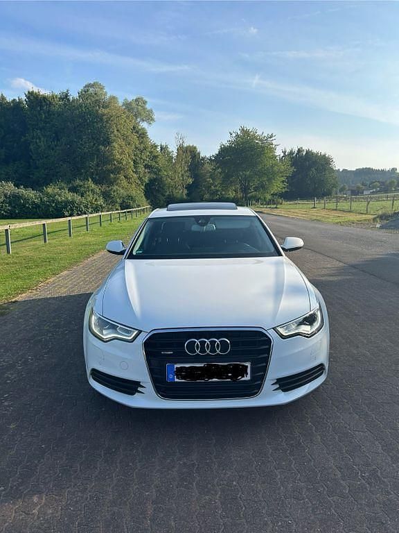 Weiß Gebraucht 2012 Audi A6 Ambiente Limousine | 12.500 € (Fairer Preis) - Bild 1/4