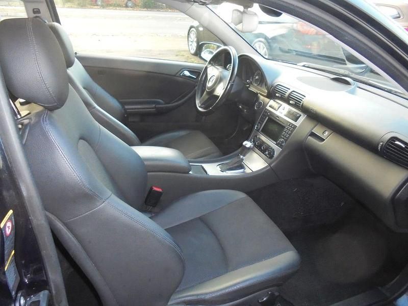 Gebraucht Mercedes CLC180 143 PS (105 kW) 2009 Schwarz Kleinwagen