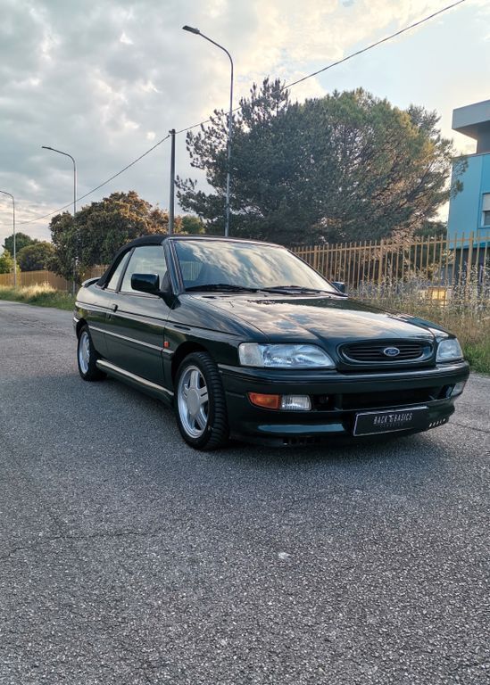 Grün Gebraucht 1993 Ford Escort Cabriolet RS Cabrio | 9.300 € - Bild 1/4