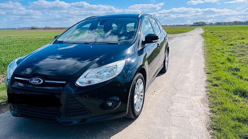 Gebraucht Ford Focus 100 PS (73 kW) 2013 Schwarz Kombi
