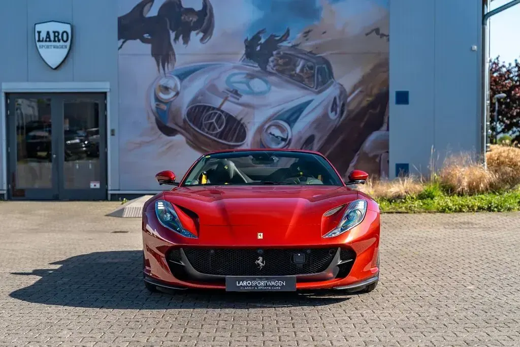 Gebraucht Ferrari 812 799 PS (587 kW) 2021 Rot Cabrio