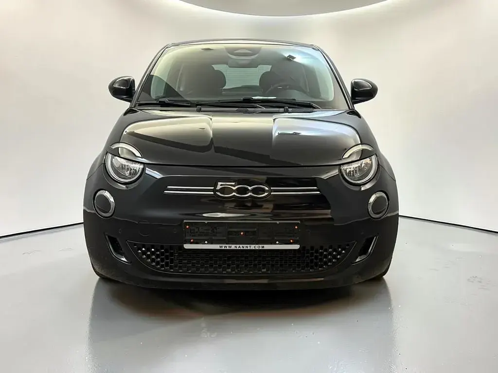 Gebraucht Fiat 500e Red 69 kW (95 PS) 2025 Schwarz Kleinwagen