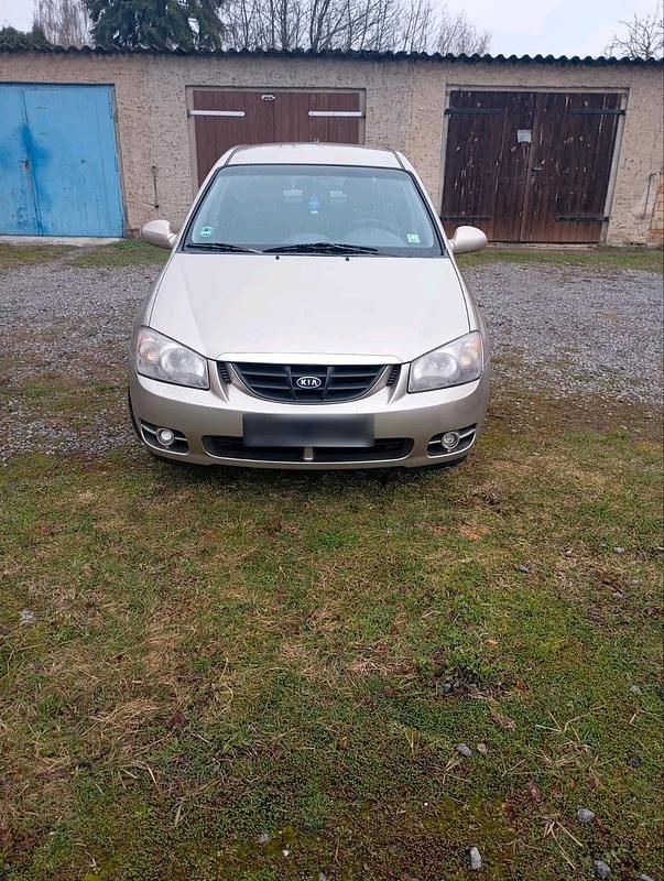 Gebraucht Kia Cerato 2005 Gold Kleinwagen