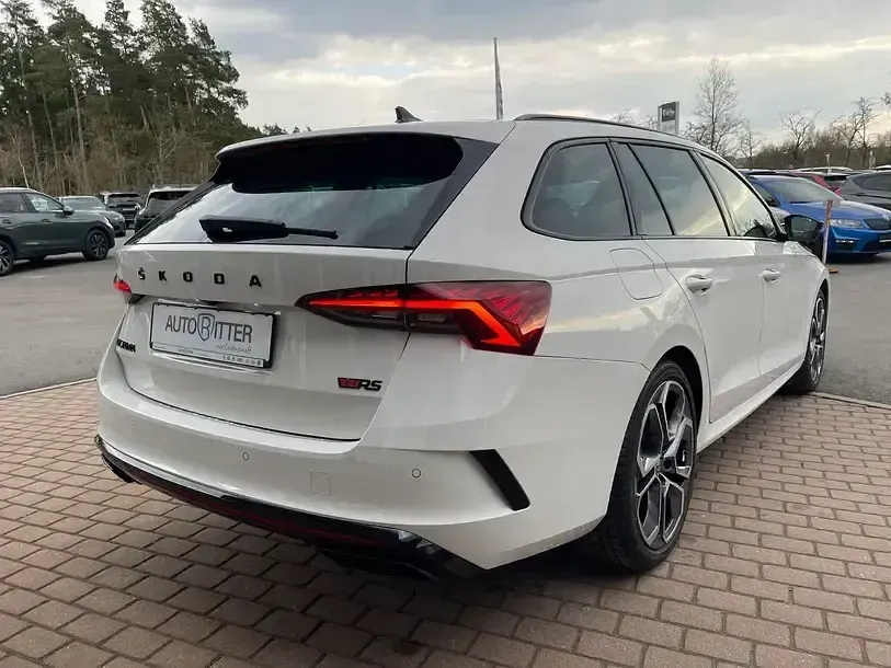 Gebraucht Skoda Octavia RS 200 PS (147 kW) 2023 Candyweiss Kombi