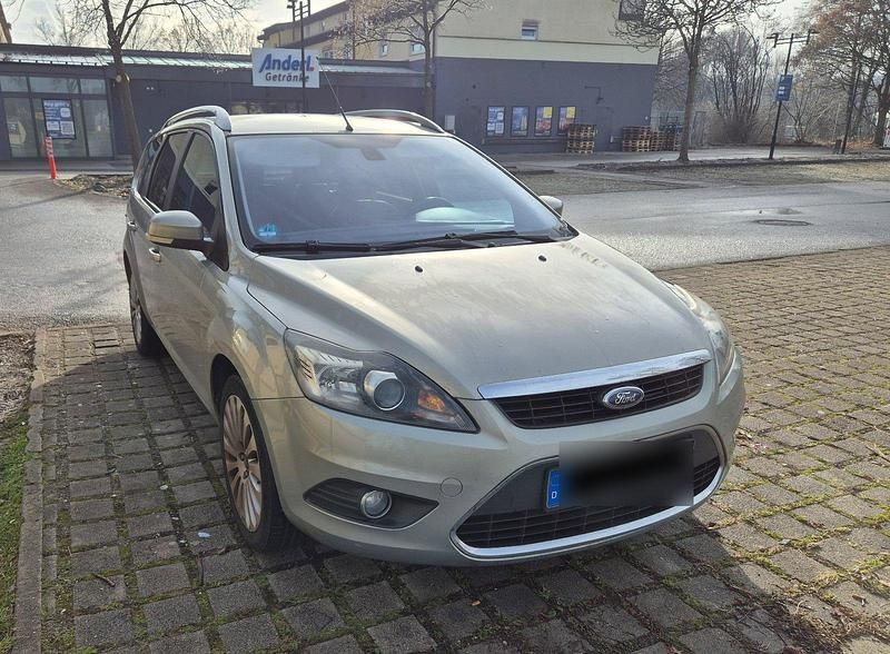 Gebraucht Ford Focus Titanium 115 PS (84 kW) 2010 Andere farben Kombi