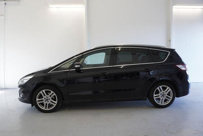 Usata Ford S-MAX Titanium 239 CV (175 kW) 2017 Nero Monovolume