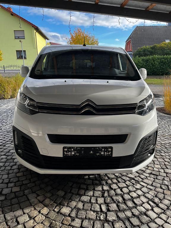 Weiß Gebraucht 2017 Citroën Spacetourer Feel Van | 24.300 € (Fairer Preis) - Bild 1/4