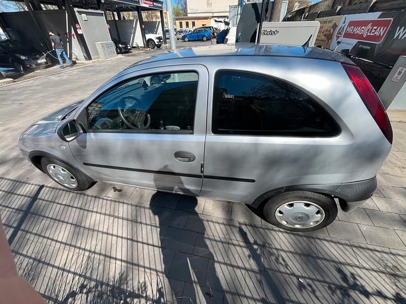 Gebraucht Opel Corsa 58 PS (42 kW) 2001 Silber Kleinwagen