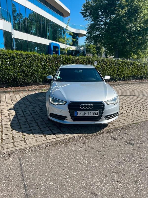 Grau Gebraucht 2012 Audi A6 Kombi | 9.600 € (Fairer Preis) - Bild 1/4
