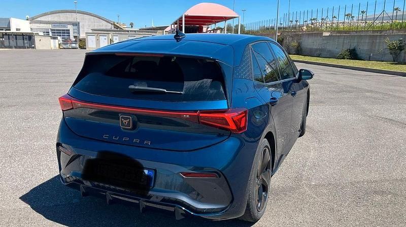 Usata Cupra Born 169 kW (231 CV) 2024 Blu Utilitaria