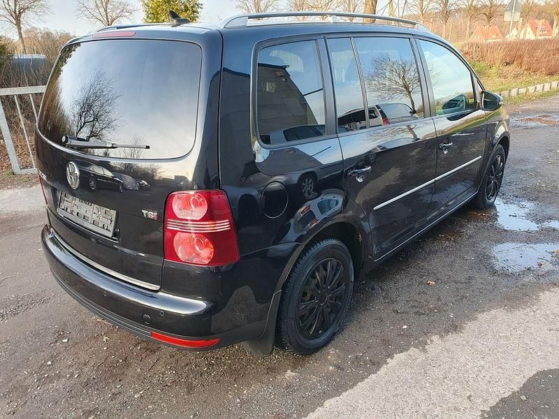 Gebraucht VW Touran Highline 140 PS (102 kW) 2010 Schwarz Van / Kleinbus