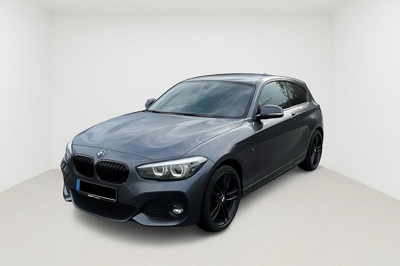 Grau Gebraucht 2018 BMW 120 M Sport Kleinwagen | 16.890 € (Guter Preis) - Bild 1/4