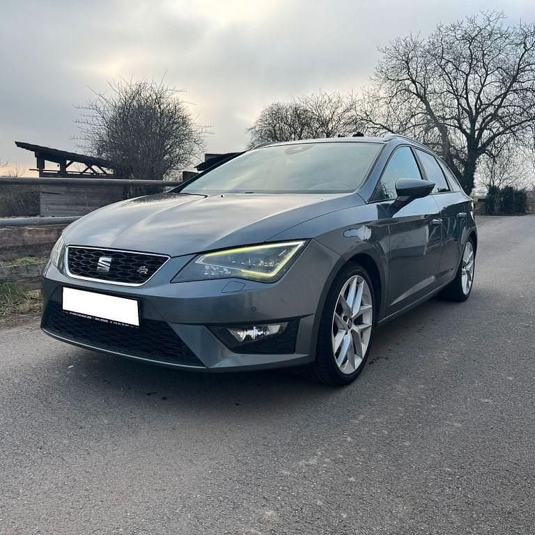 Grau Gebraucht 2014 Seat Leon ST FR Kombi | 9.950 € (Guter Preis) - Bild 1/4