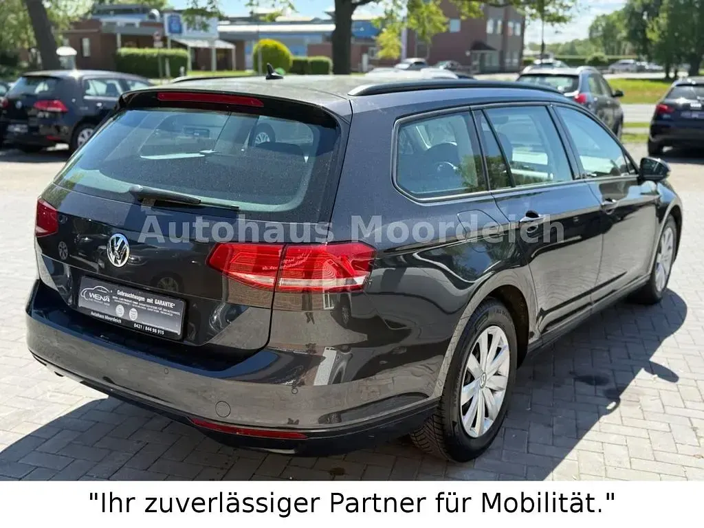 Gebraucht VW Passat 150 PS (110 kW) 2018 Grau Kombi