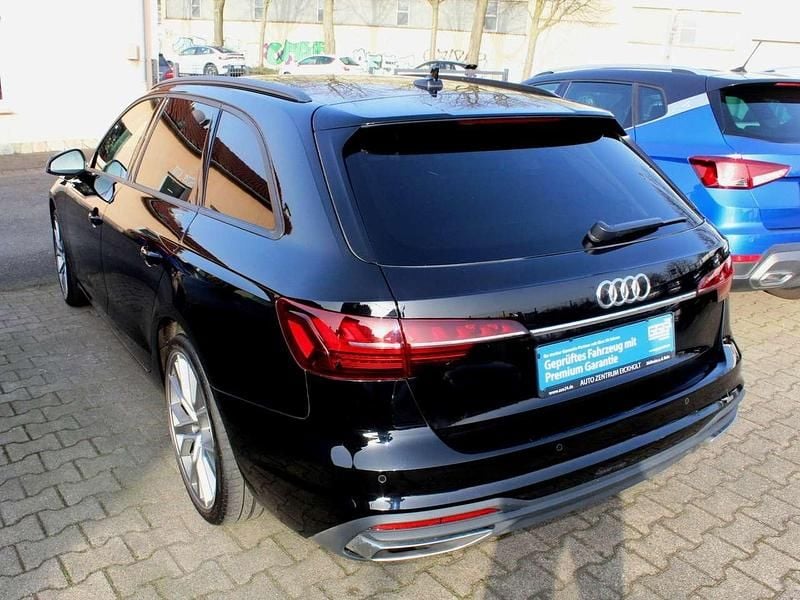 Gebraucht Audi A4 S-Line 150 PS (110 kW) 2023 Schwarz Kombi